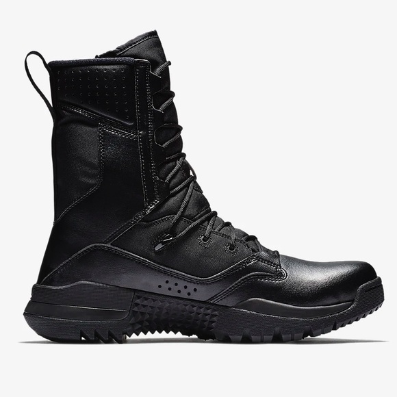 Nike Combat Boots - Picture 2 of 6